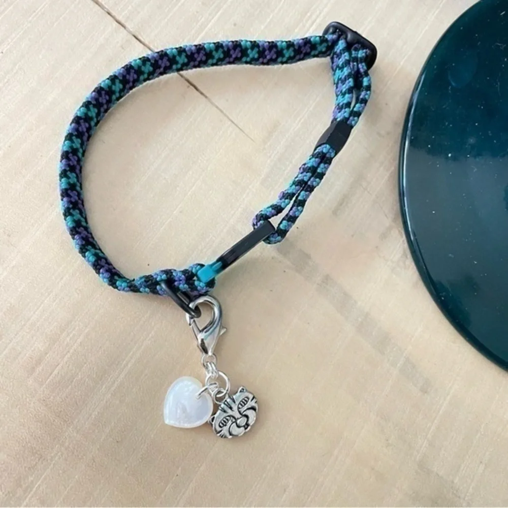 $10 SALE 🎉HP Handmade Cat Collar Charm Ivory Heart Stamped Metal Furbaby